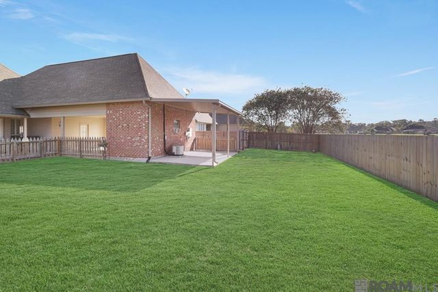 13298 Brookcrest Dr, Walker, LA 70785