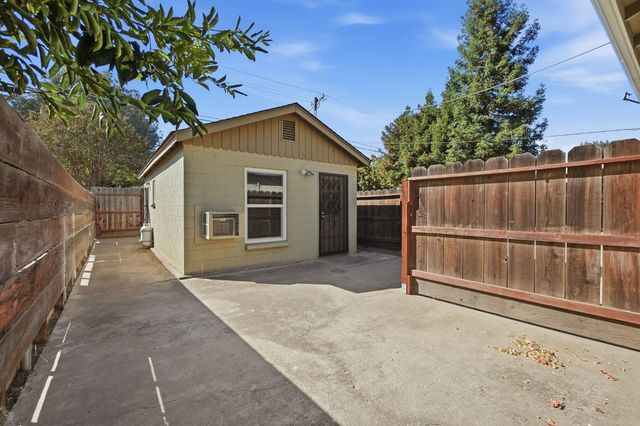 1322-1324 Del Rey Ave, Modesto, CA 95350