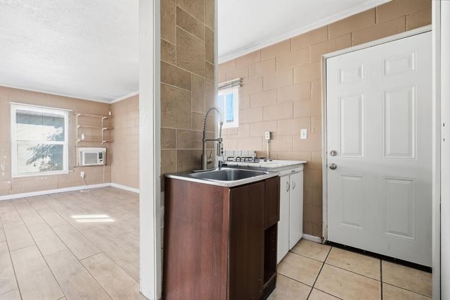 1322-1324 Del Rey Ave, Modesto, CA 95350