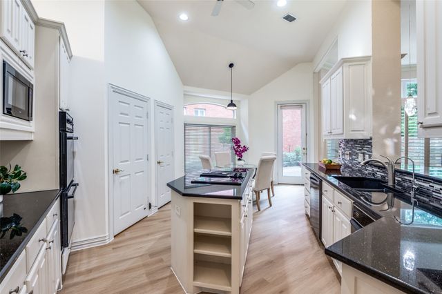 3752 Park Place, Addison, TX 75001