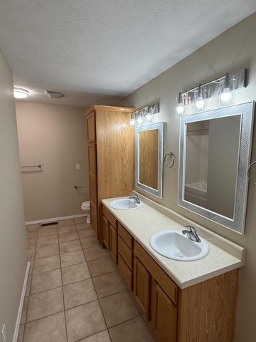 485 Hill Billy Lane, Hollister, MO 65672