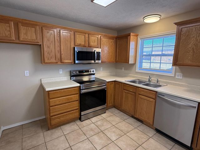 485 Hill Billy Lane, Hollister, MO 65672