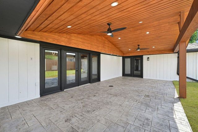 2415 Moss Hill Drive, Houston, TX 77080