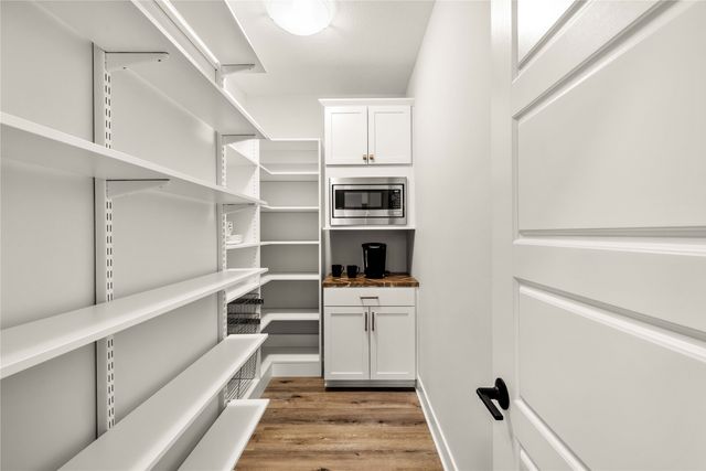 1252 S Radley Street, West Des Moines, IA 50266