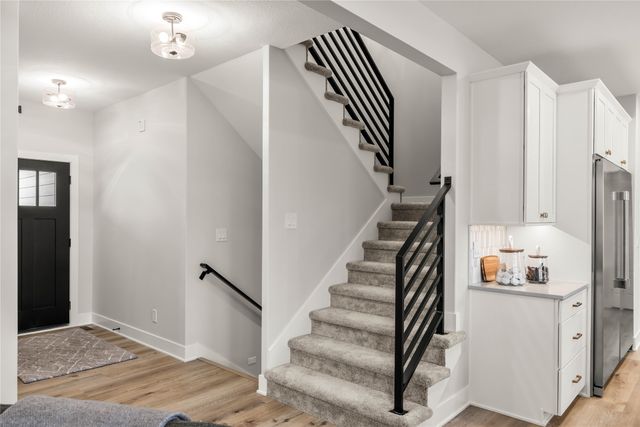 1252 S Radley Street, West Des Moines, IA 50266