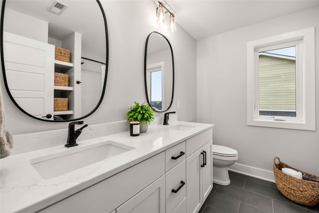 1252 S Radley Street, West Des Moines, IA 50266