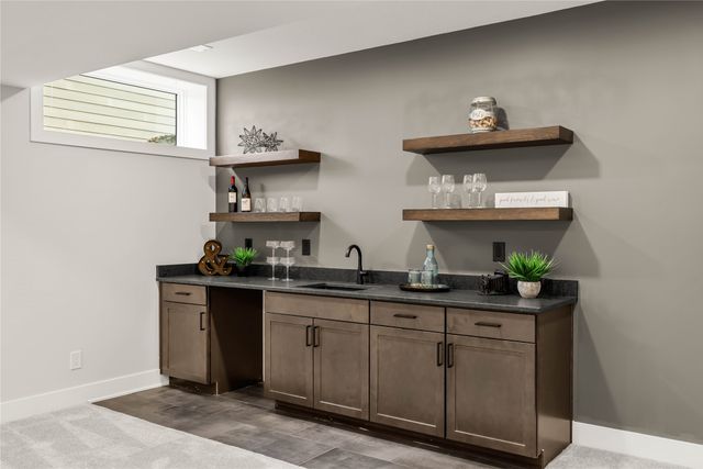 1252 S Radley Street, West Des Moines, IA 50266