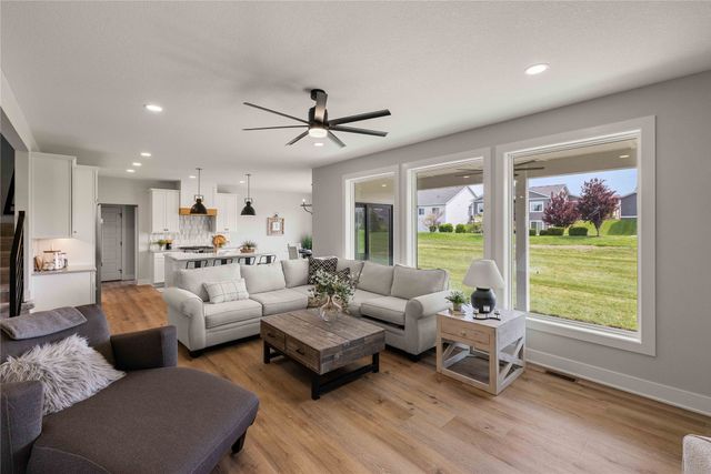 1252 S Radley Street, West Des Moines, IA 50266