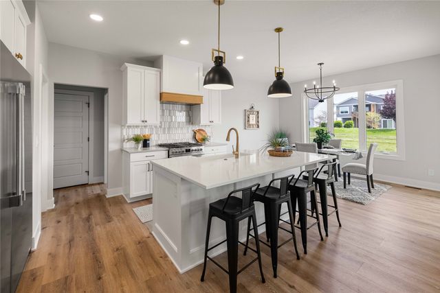 1252 S Radley Street, West Des Moines, IA 50266