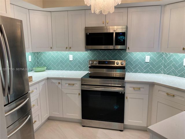 6767 Collins Avenue 1701, Miami Beach, FL 33141