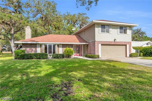 1210 Riverbend DR, Labelle, FL 33935