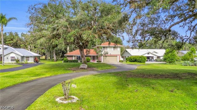 1210 Riverbend DR, Labelle, FL 33935