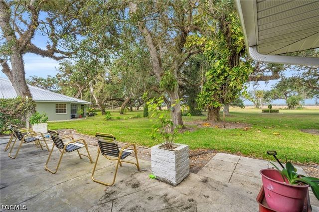 1210 Riverbend DR, Labelle, FL 33935