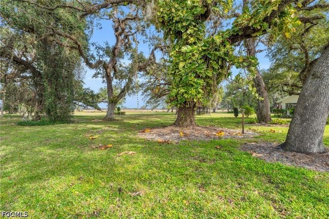 1210 Riverbend DR, Labelle, FL 33935
