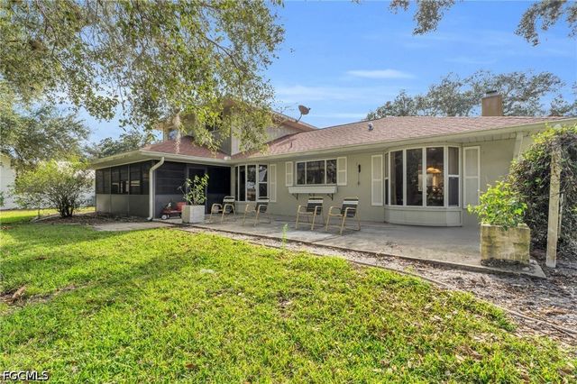1210 Riverbend DR, Labelle, FL 33935