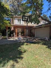 1604 Stockton St, Stockton, CA 95203