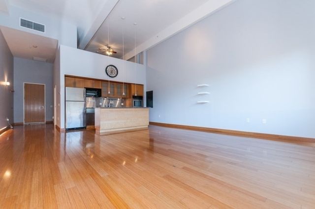 290 Pleasant St 208, Watertown, MA 02472