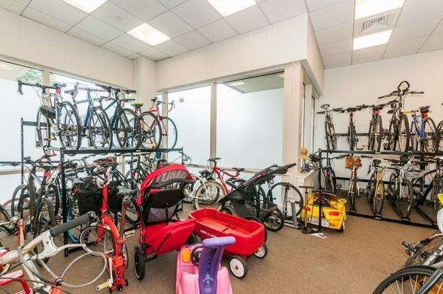 290 Pleasant St 208, Watertown, MA 02472