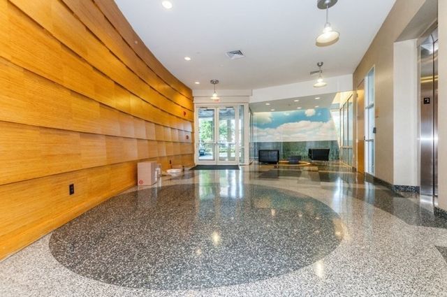 290 Pleasant St 208, Watertown, MA 02472