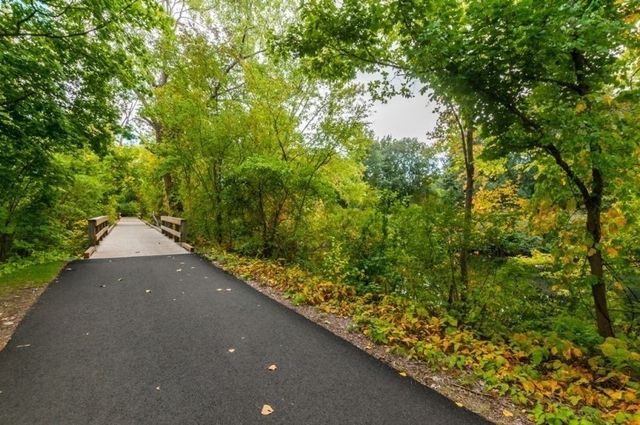 290 Pleasant St 208, Watertown, MA 02472