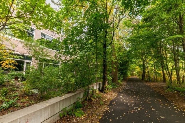 290 Pleasant St 208, Watertown, MA 02472