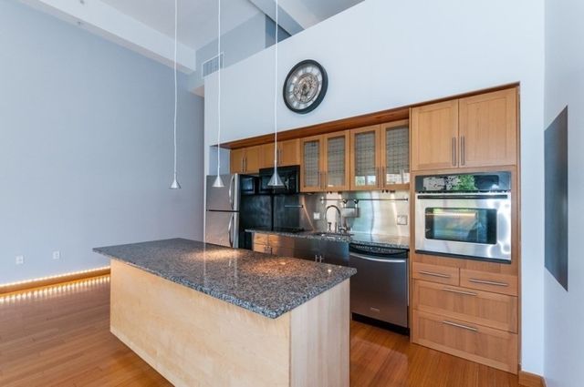 290 Pleasant St 208, Watertown, MA 02472