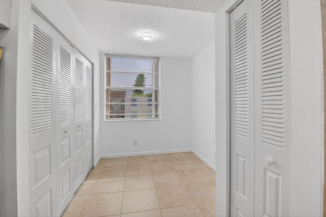 10 Willowbrook Lane 207, Delray Beach, FL 33446