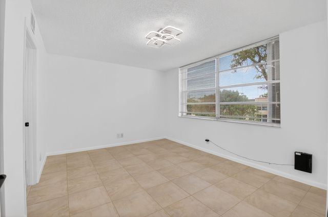 10 Willowbrook Lane 207, Delray Beach, FL 33446