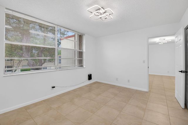 10 Willowbrook Lane 207, Delray Beach, FL 33446