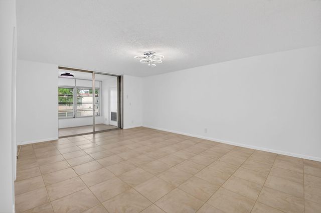10 Willowbrook Lane 207, Delray Beach, FL 33446