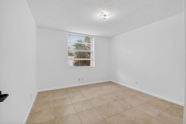 10 Willowbrook Lane 207, Delray Beach, FL 33446