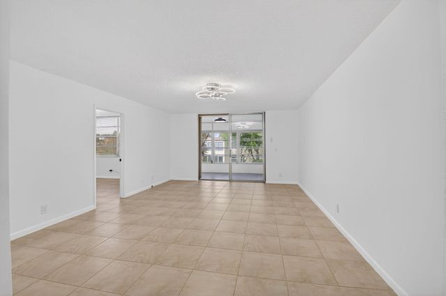 10 Willowbrook Lane 207, Delray Beach, FL 33446