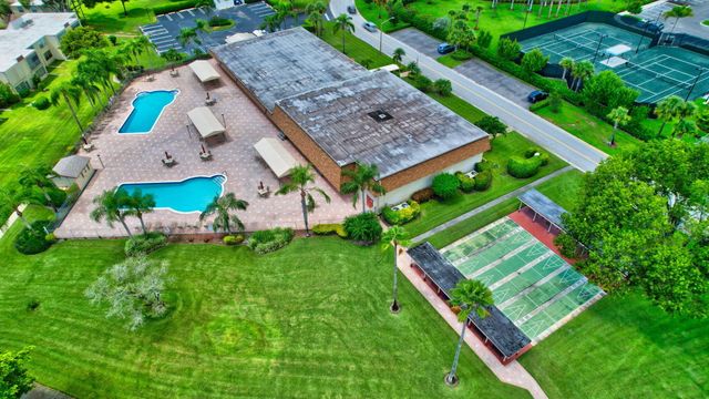 10 Willowbrook Lane 207, Delray Beach, FL 33446