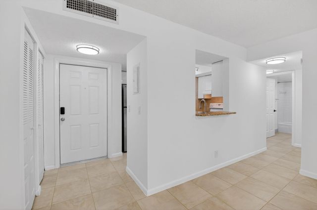 10 Willowbrook Lane 207, Delray Beach, FL 33446