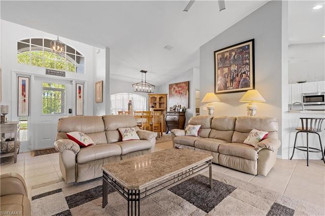 209 SE 20th CT, Cape Coral, FL 33990