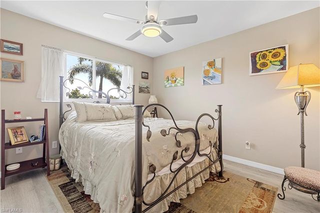 209 SE 20th CT, Cape Coral, FL 33990