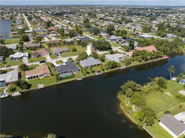 209 SE 20th CT, Cape Coral, FL 33990