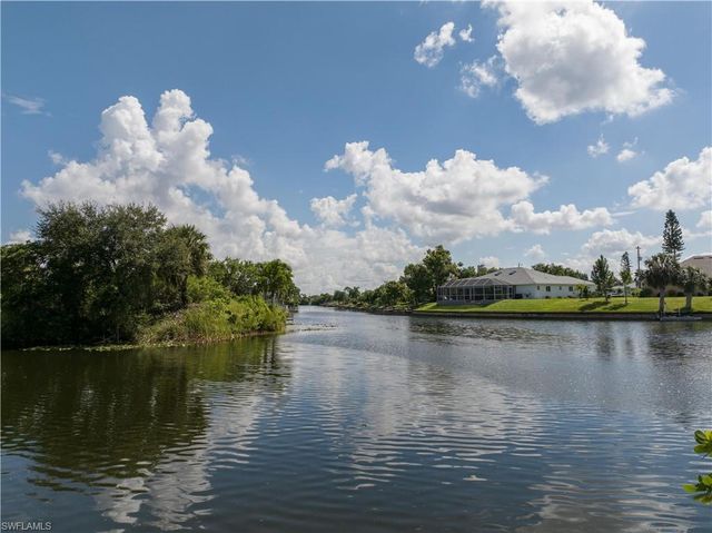 209 SE 20th CT, Cape Coral, FL 33990