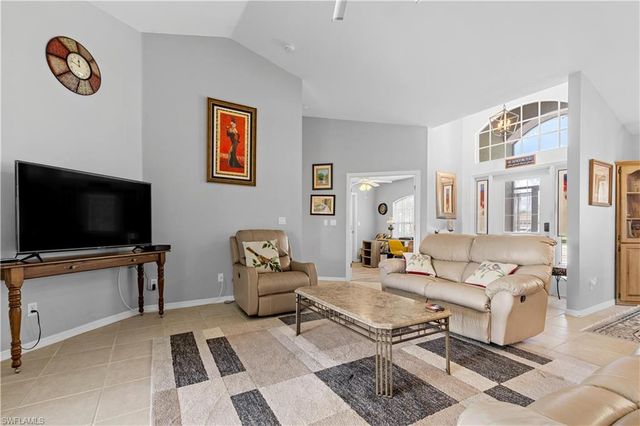 209 SE 20th CT, Cape Coral, FL 33990