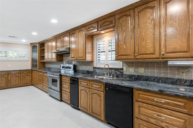 6603 Kury Lane, Houston, TX 77008