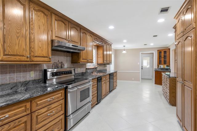 6603 Kury Lane, Houston, TX 77008