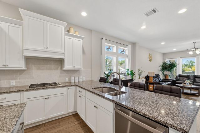 15834 Bird Of Paradise Drive, Conroe, TX 77302