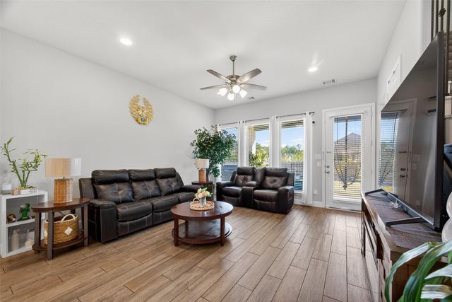 15834 Bird Of Paradise Drive, Conroe, TX 77302