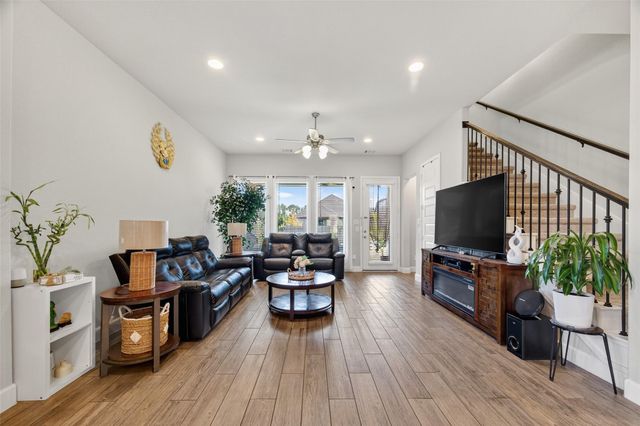 15834 Bird Of Paradise Drive, Conroe, TX 77302