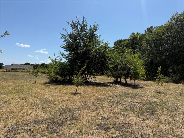 101 CR 4709, Leonard, TX 75452