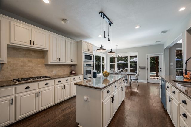 2117 Lincoln Court, Flower Mound, TX 75028