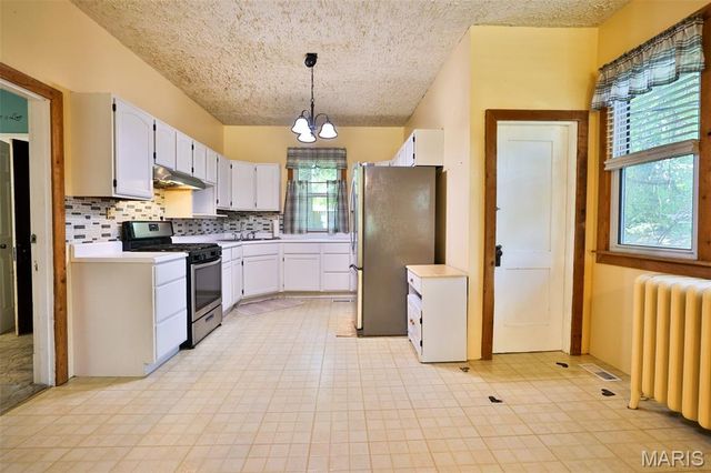 8 Abner Place, Edwardsville, IL 62025