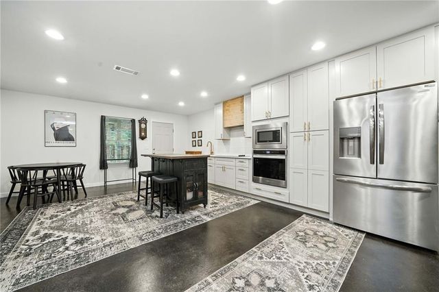 160 Crest Brooke Drive, Holly Springs, GA 30115