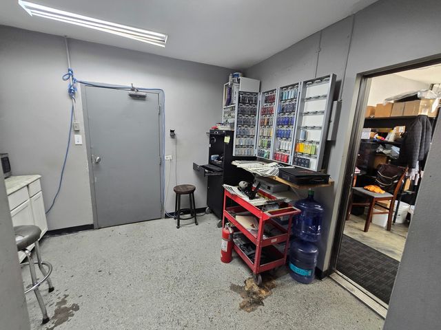 4943 W Fullerton Avenue, Chicago, IL 60639