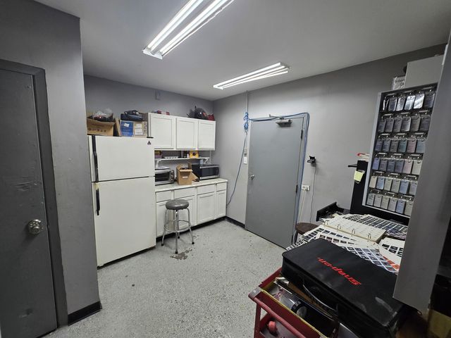 4943 W Fullerton Avenue, Chicago, IL 60639